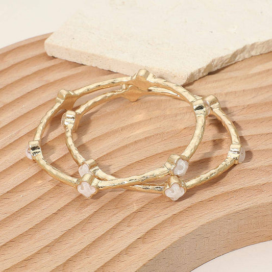 2PCS - Quatrefoil Stone Accent Hammered Metal Multi Layered Bangle Bracelets White,Worn Gold