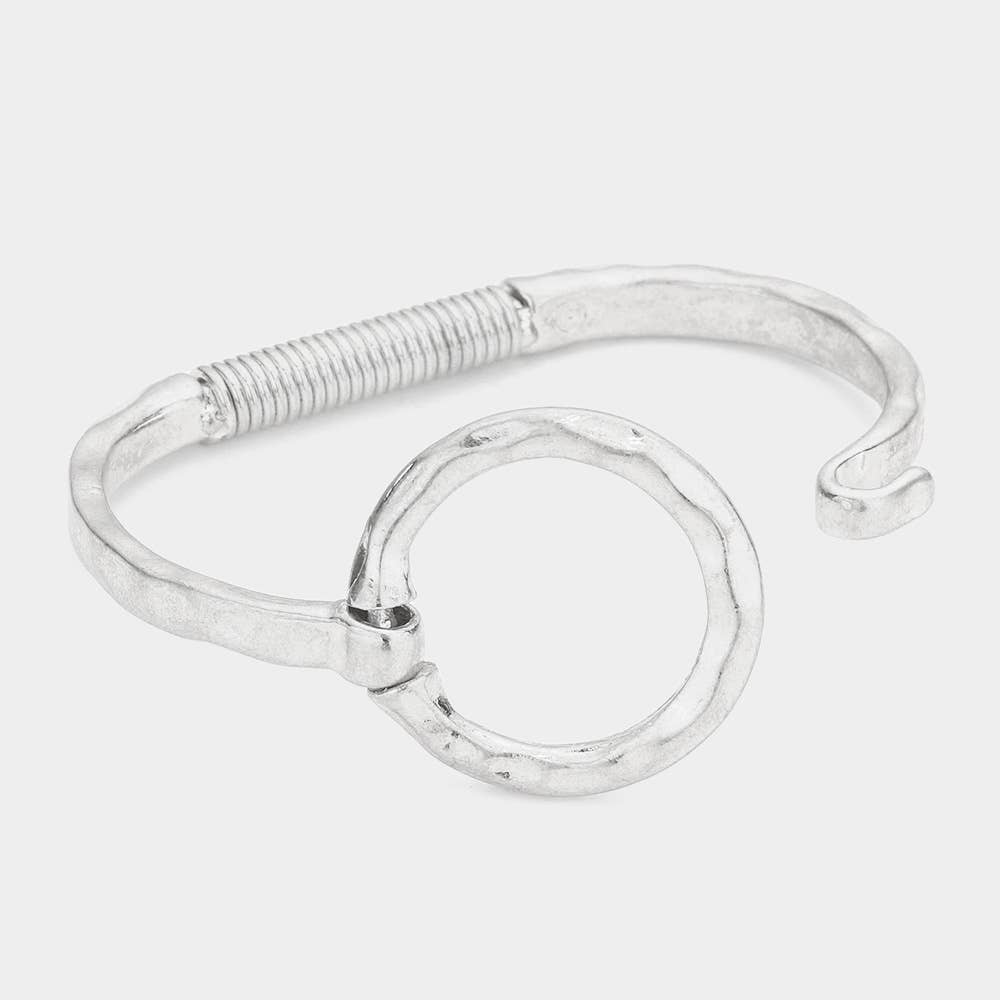 Hammered Open Metal Circle Hook Bracelet: WORN GOLD