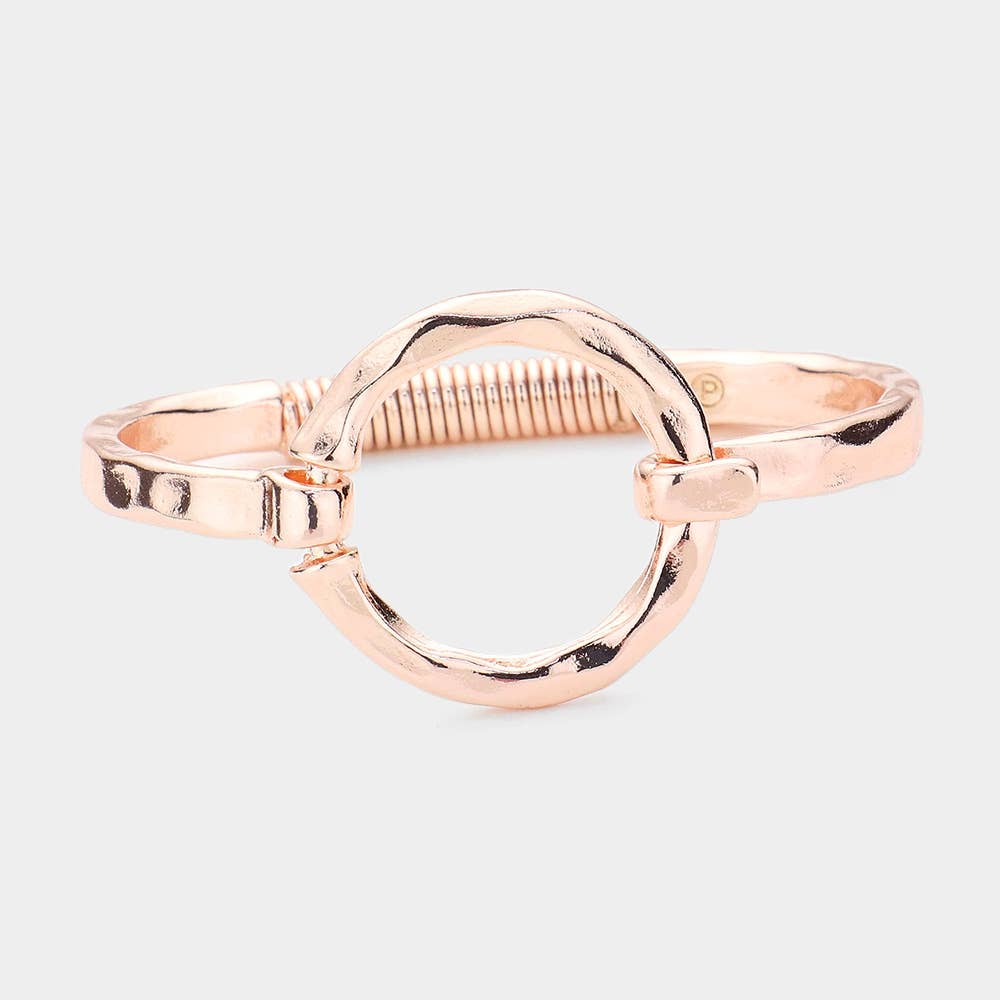 Hammered Open Metal Circle Hook Bracelet: WORN GOLD