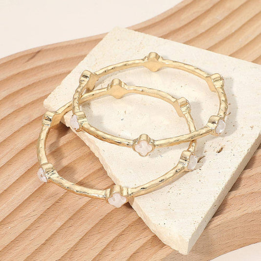 2PCS - Quatrefoil Stone Accent Hammered Metal Multi Layered Bangle Bracelets White,Worn Gold